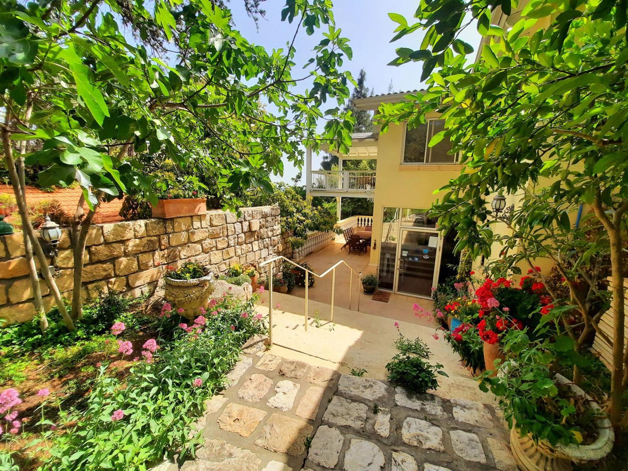 Ha'Seuda Ha'Achrona Suites Amirim Exterior foto